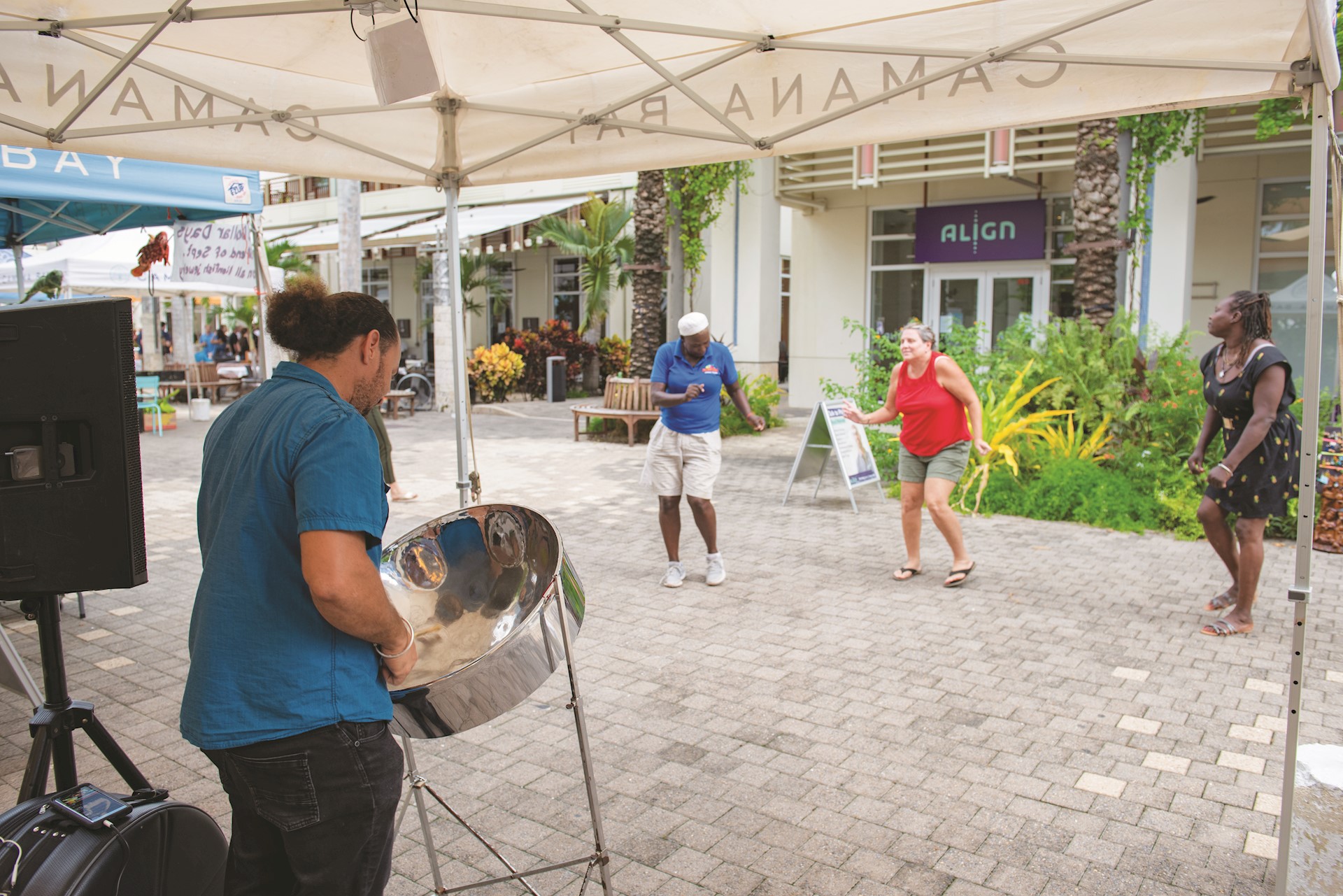 Live music Camana Bay