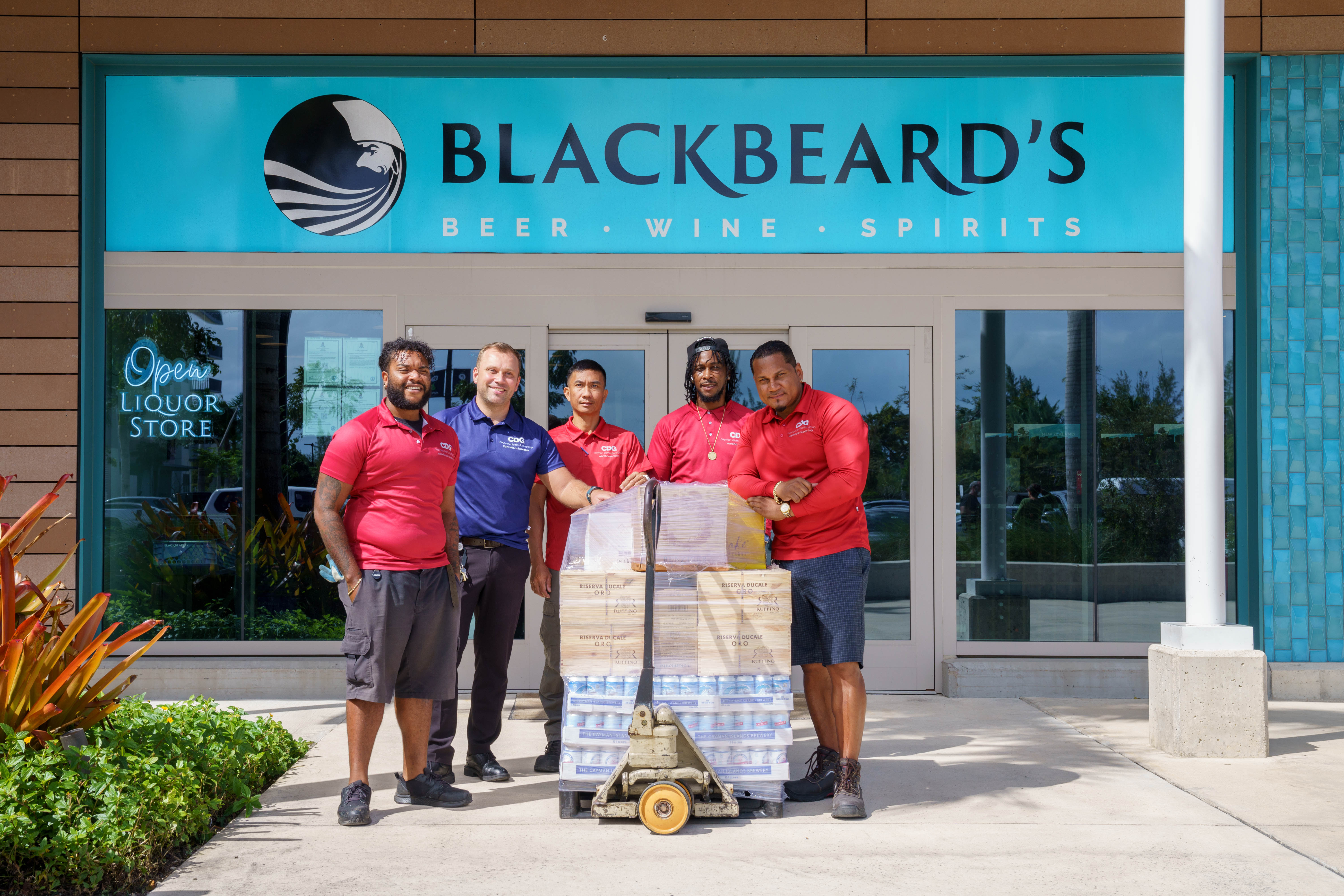 People standing with pallets in front of Blackbeard's