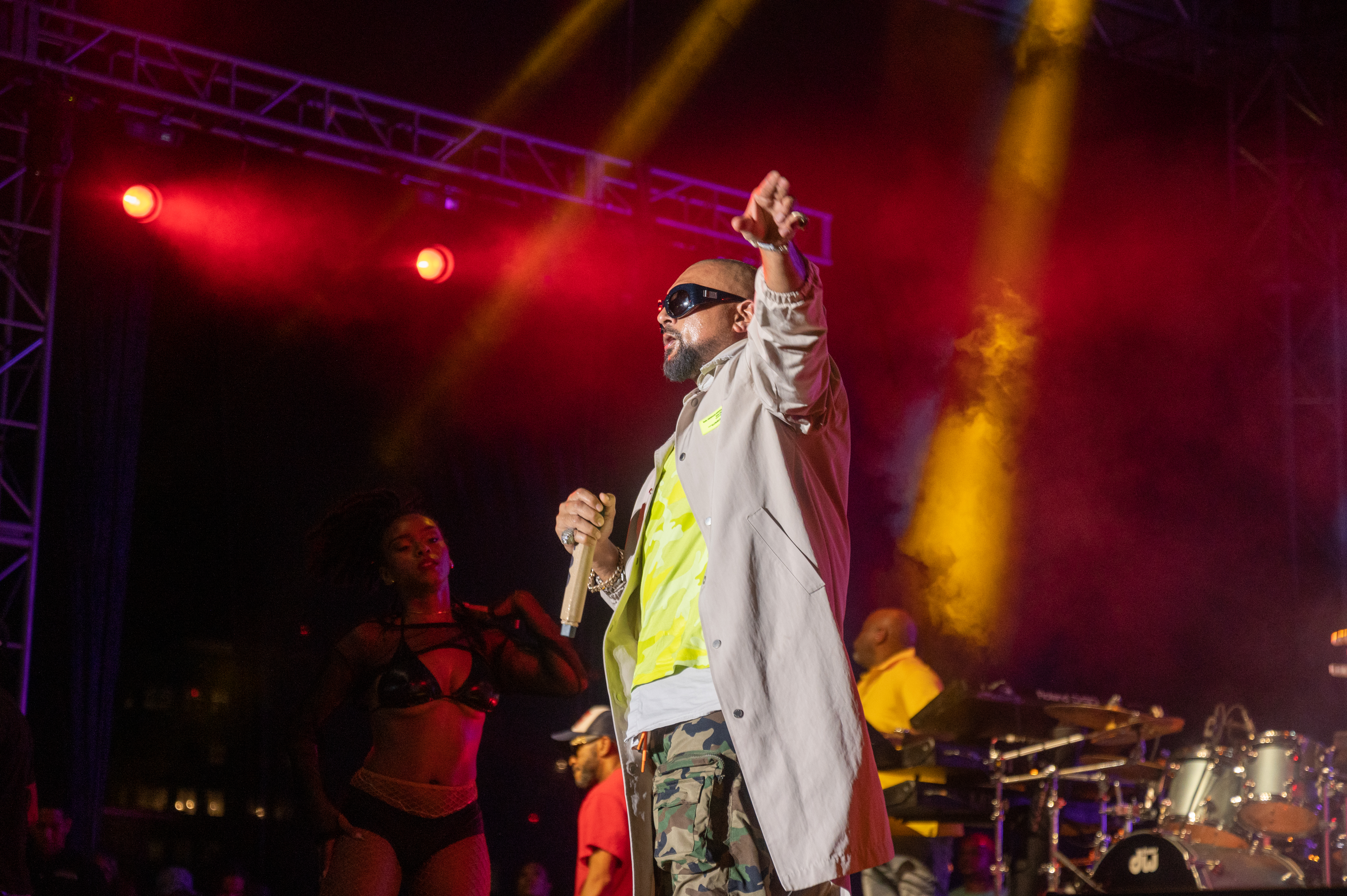 Photo of Sean Paul singing on stage
